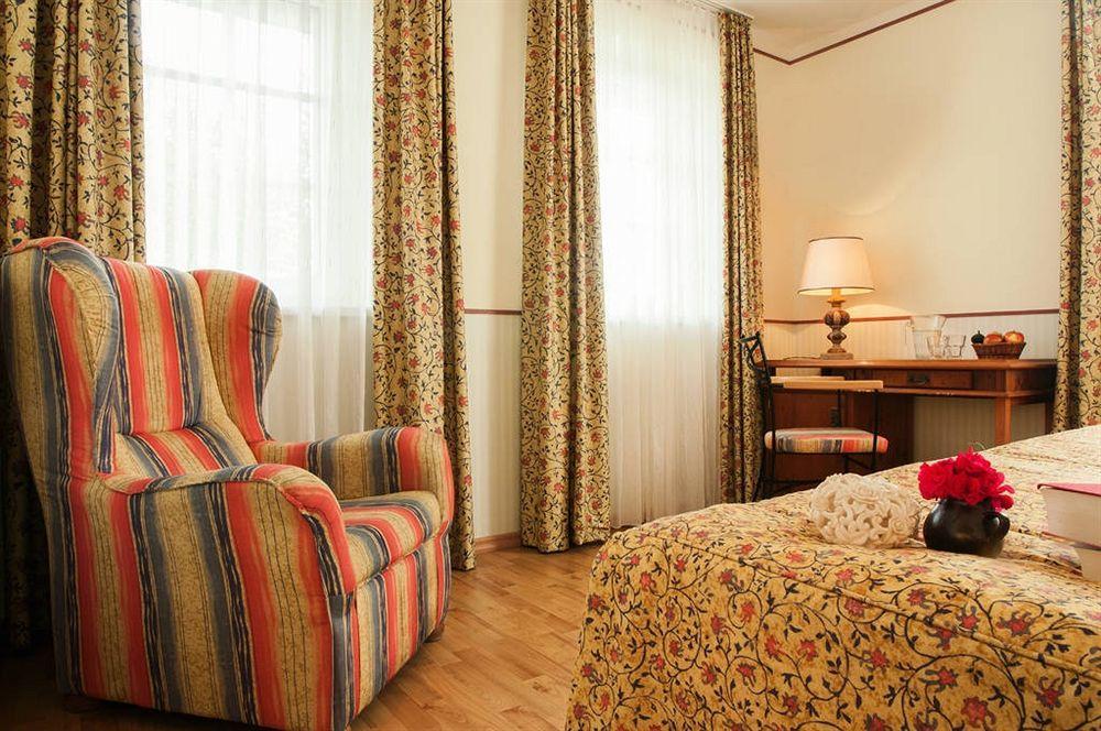 Landgasthof & Hotel Jagdhof 슈트랄준트 외부 사진