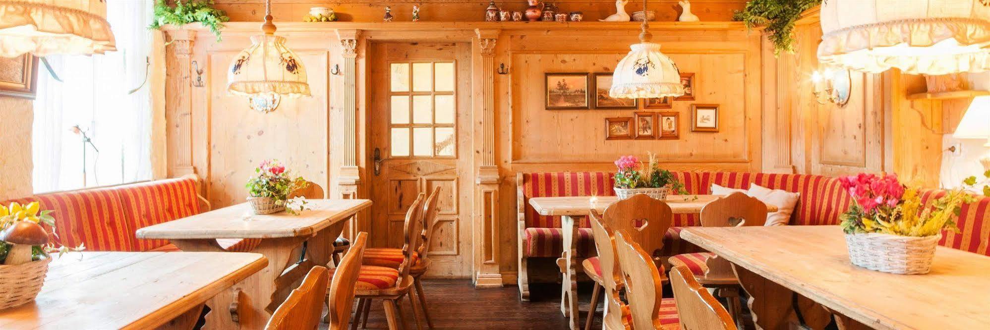 Landgasthof & Hotel Jagdhof 슈트랄준트 외부 사진