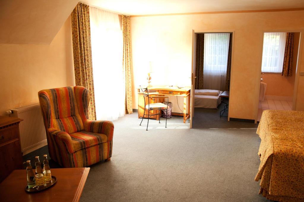 Landgasthof & Hotel Jagdhof 슈트랄준트 객실 사진